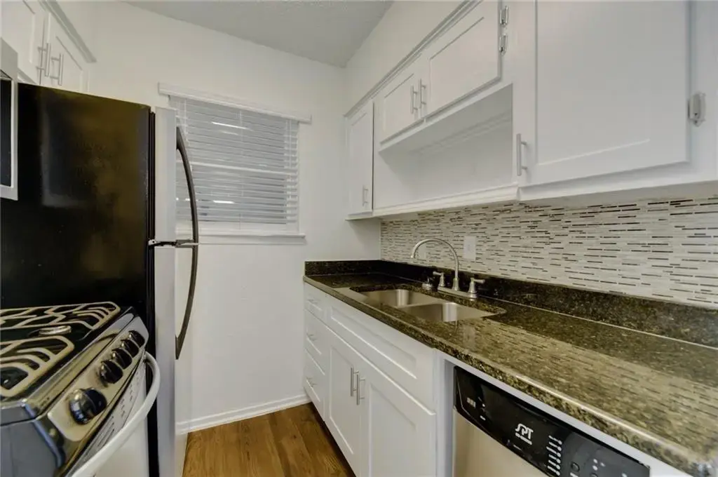 2401 Manor Road 221, Austin