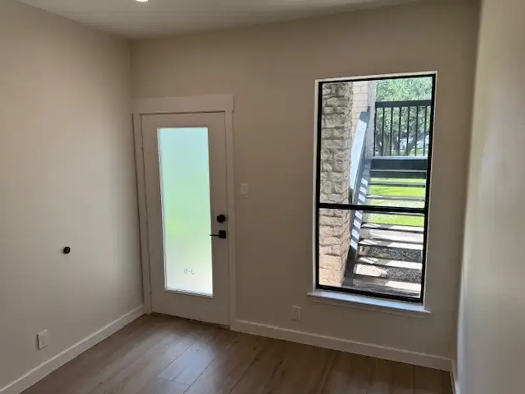 5524 Bee Cave Road, Austin