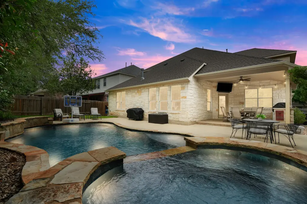 606 Victoria Drive, Cedar Park