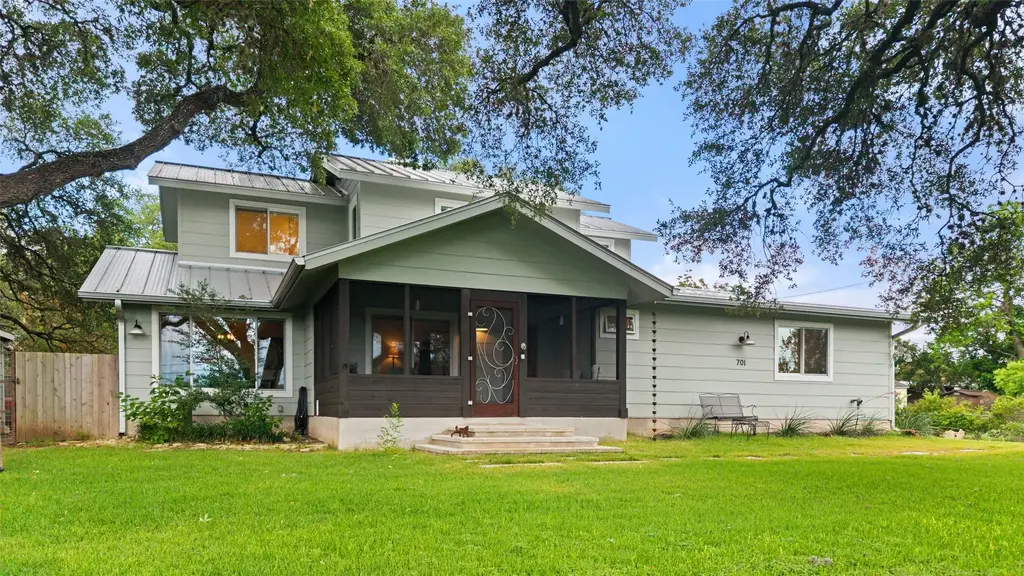 701 River Road, Blanco