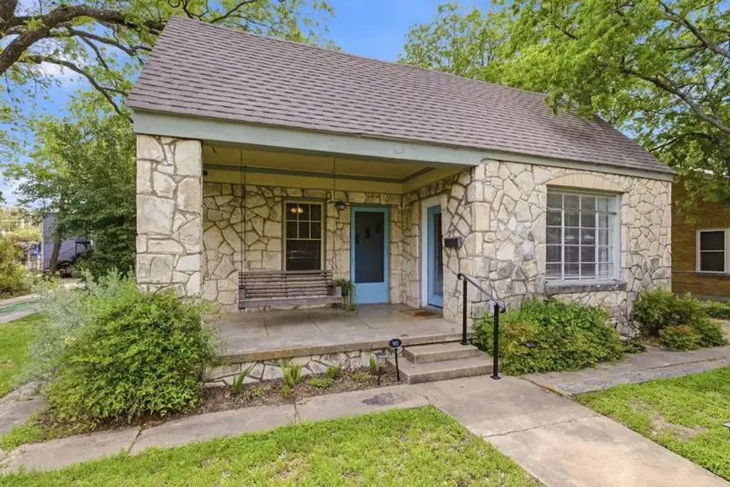 911 E 37th Street, Austin
