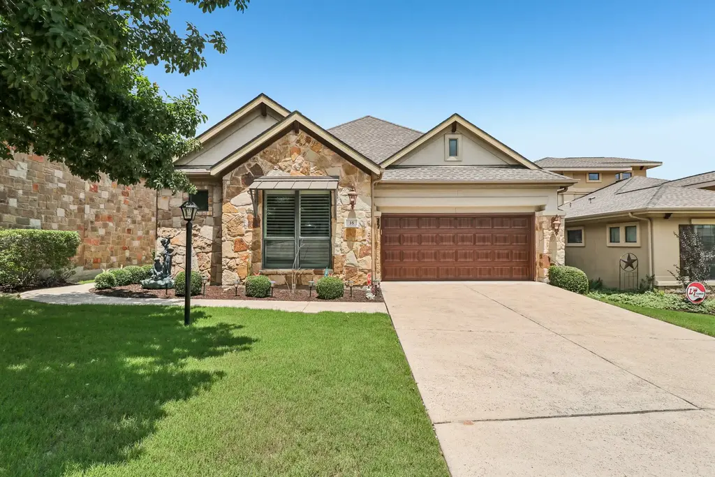 35 Prestonwood Circle, Lakeway