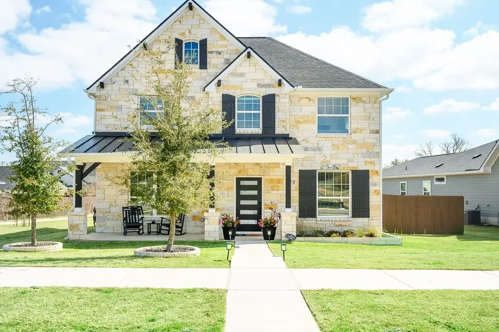 225 Villars Drive, Salado