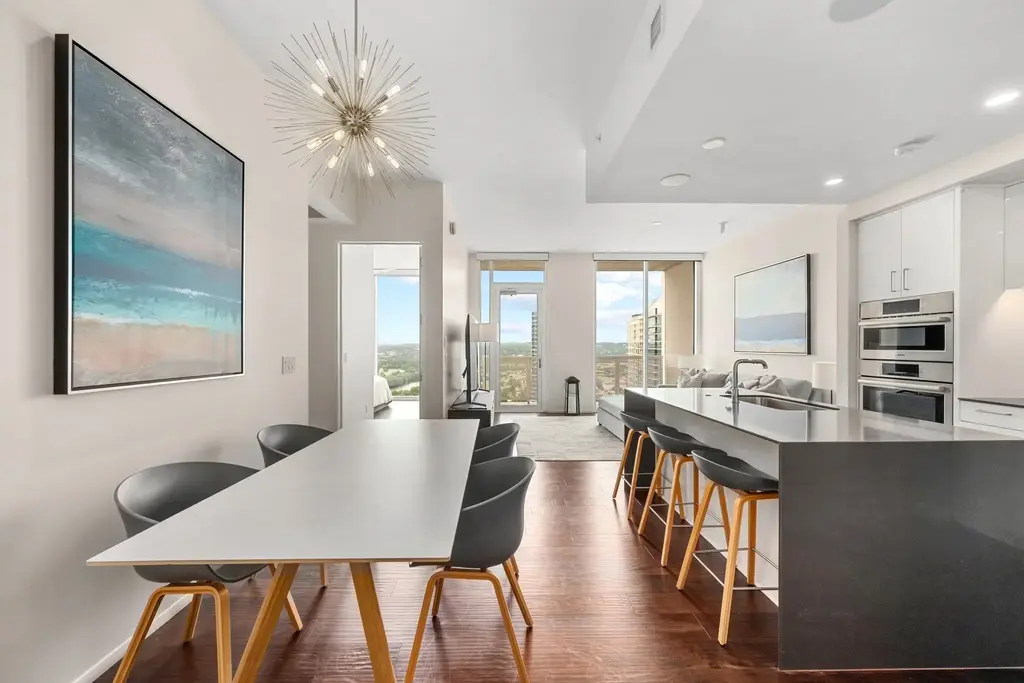 301 West Avenue 3208, Austin