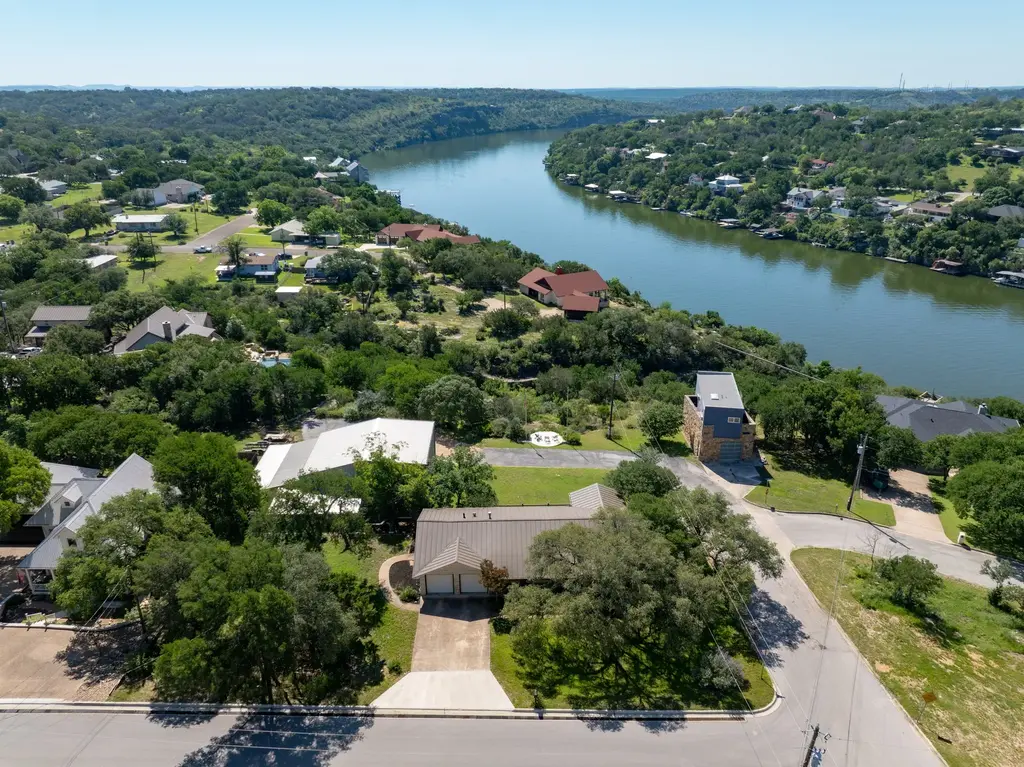 401 Crestview Drive, Marble Falls