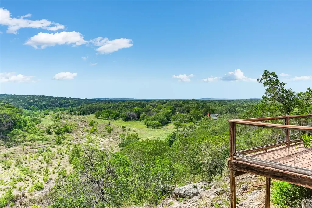 700 Cliffside Road, Wimberley