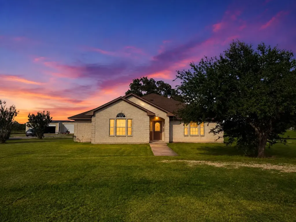 972 County Road 335, Rockdale