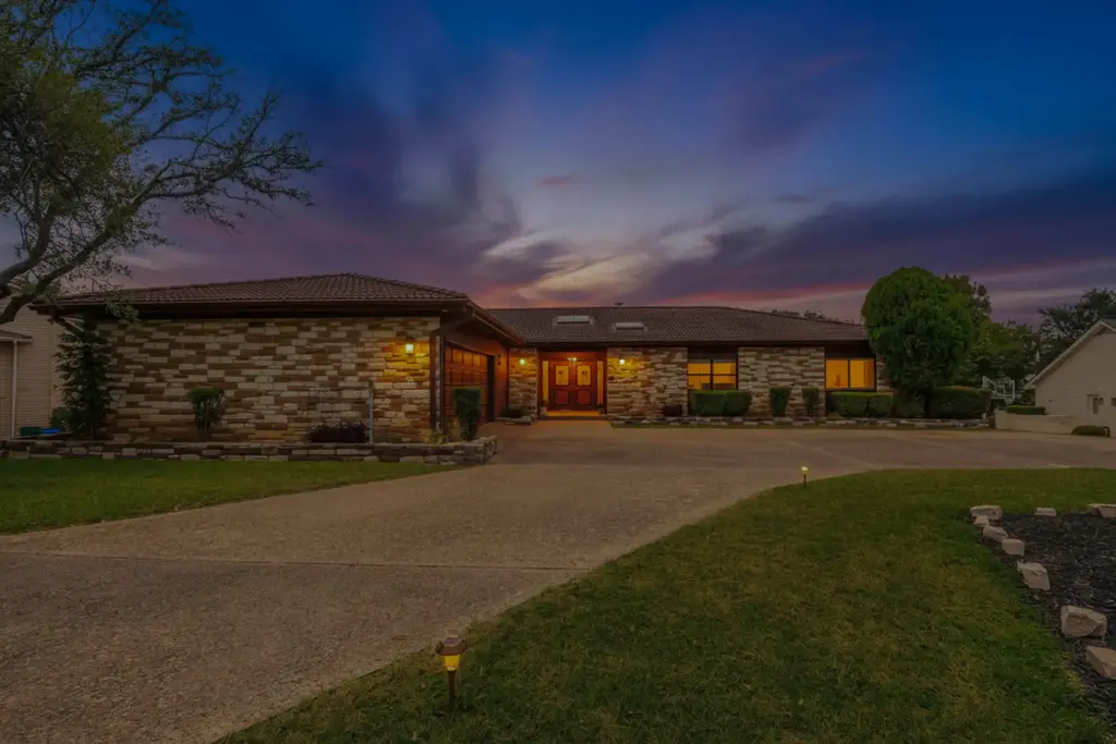 113 Indian Bend Drive, Lakeway