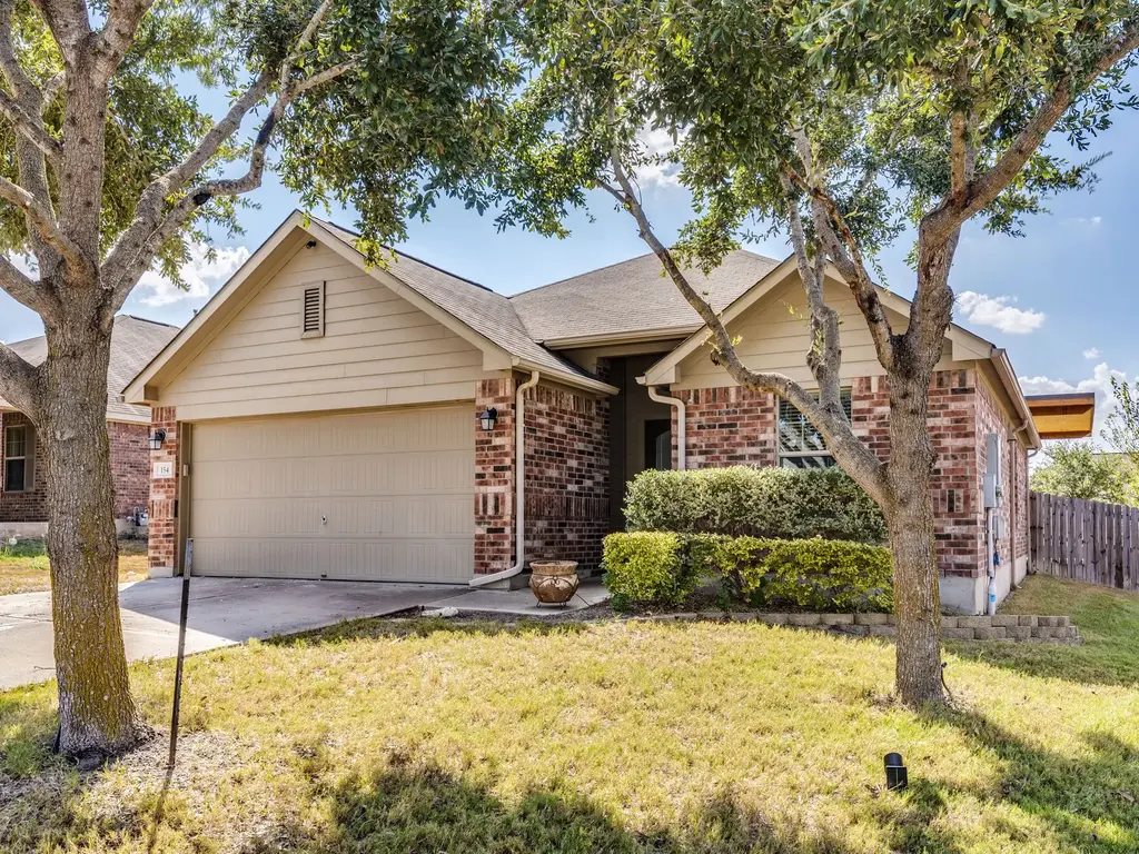 154 Flagstone Trail, Buda
