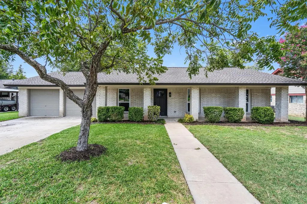 1700 Deep Wood Drive, Round Rock