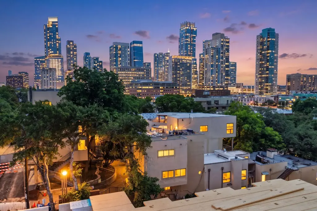 1106 W 6th Street 212, Austin