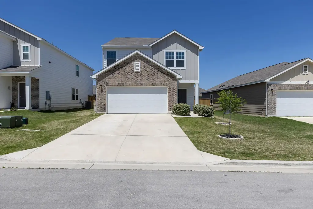 409 Line Of Fire Way, Jarrell
