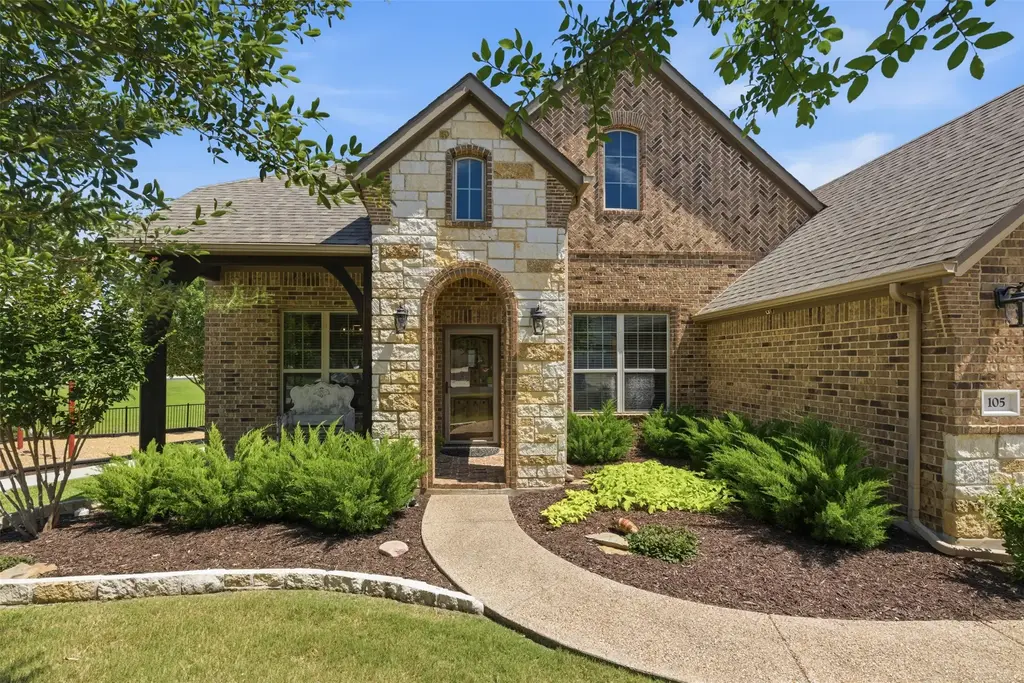 105 Blue Spruce Way, Round Rock