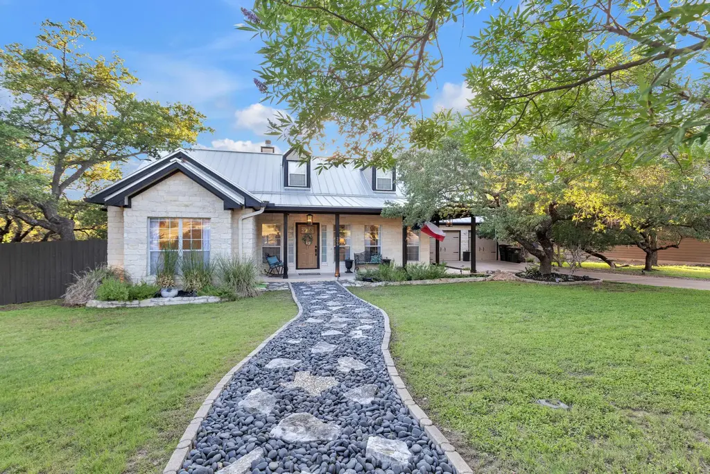 206 S Cowal Drive, Spicewood