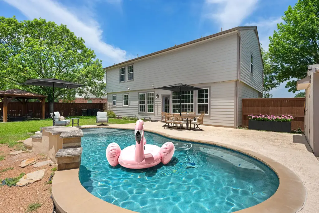 100 Tulip Cove, Kyle