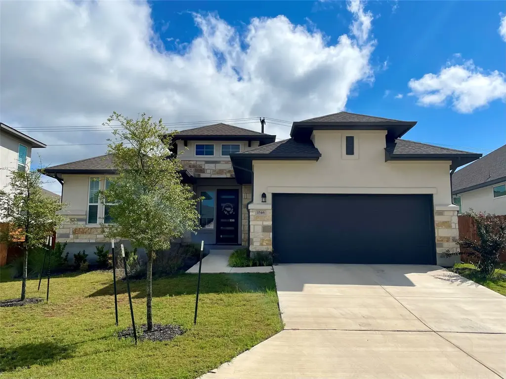 1546 Escarpment, New Braunfels