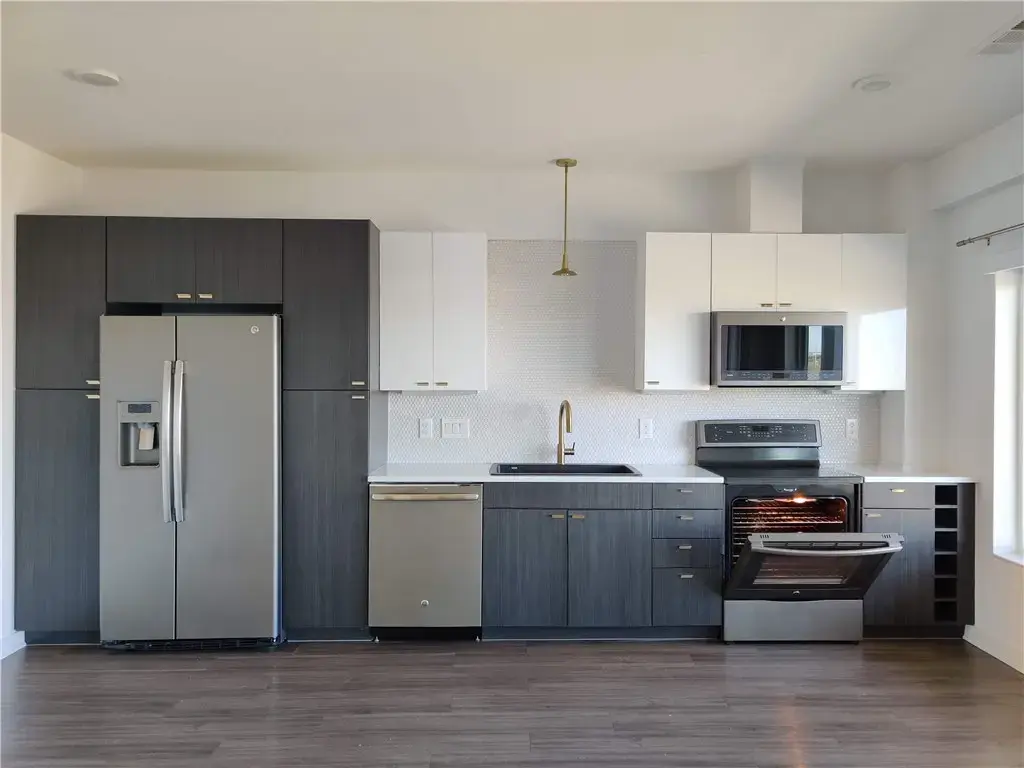 4361 S Congress Avenue 603, Austin