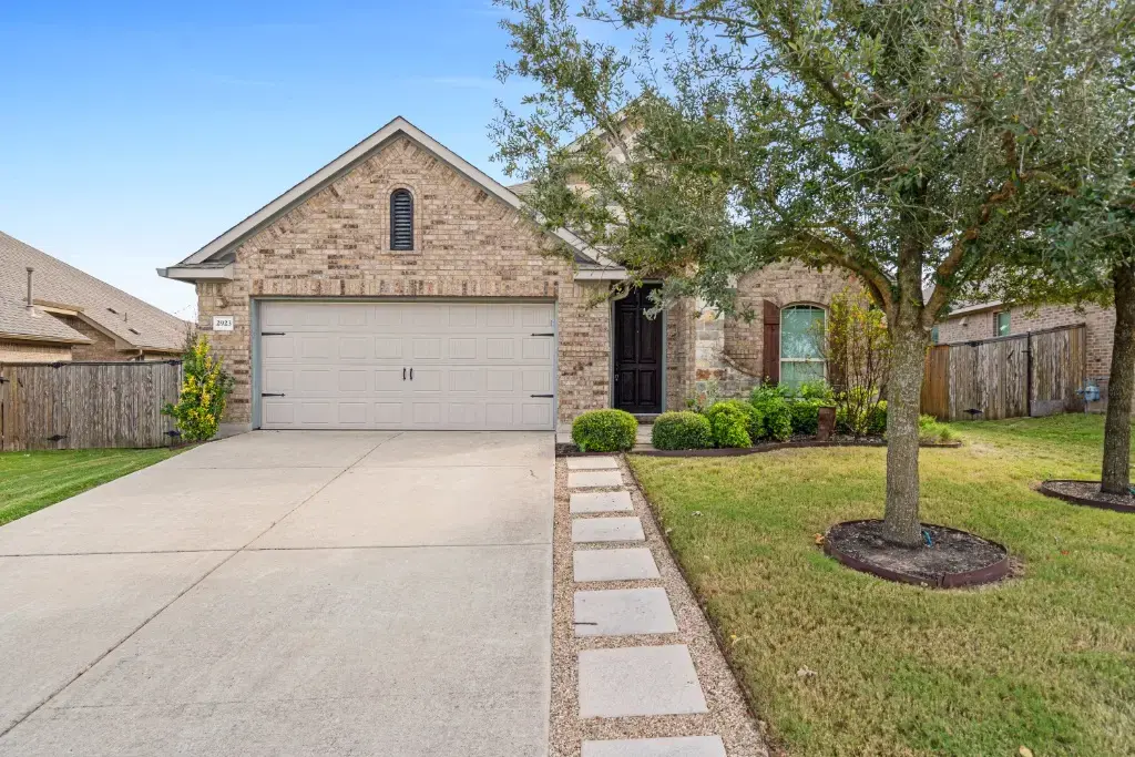2923 Bluffstone Drive, Round Rock