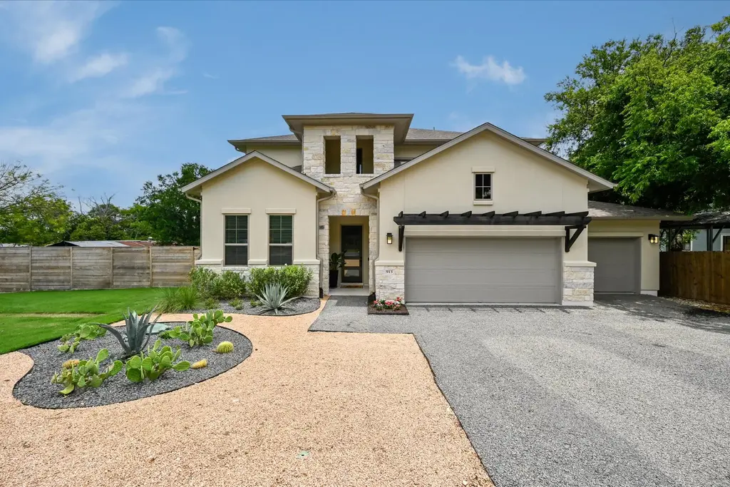 913 Presa Arriba Road, Austin
