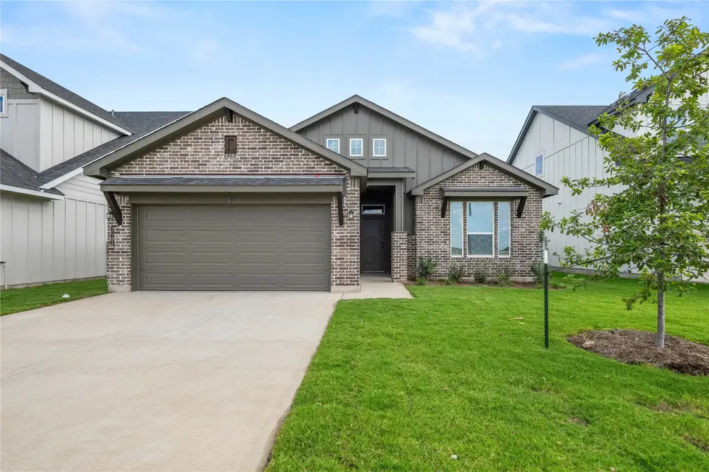 560 Gus Loop, Georgetown