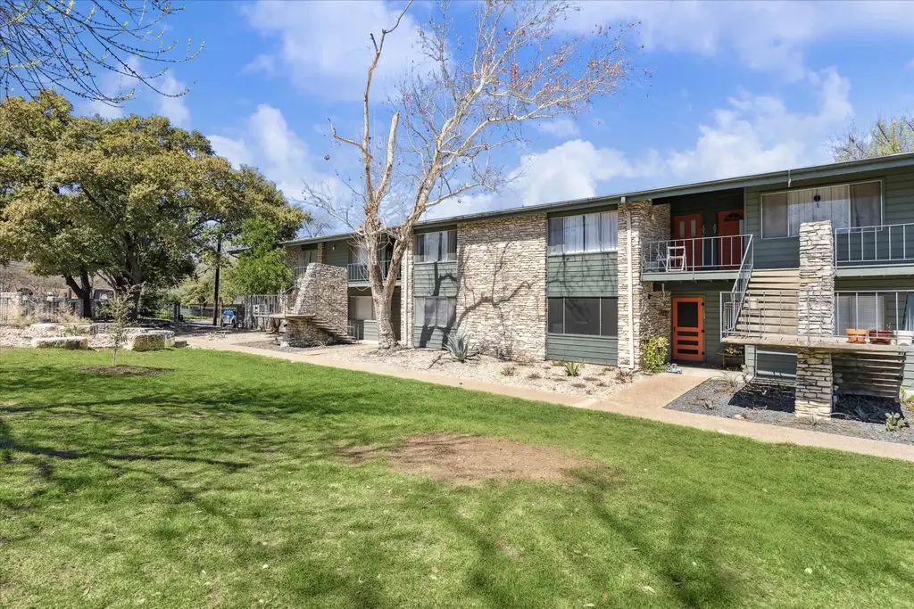 1304 Mariposa Drive 104, Austin