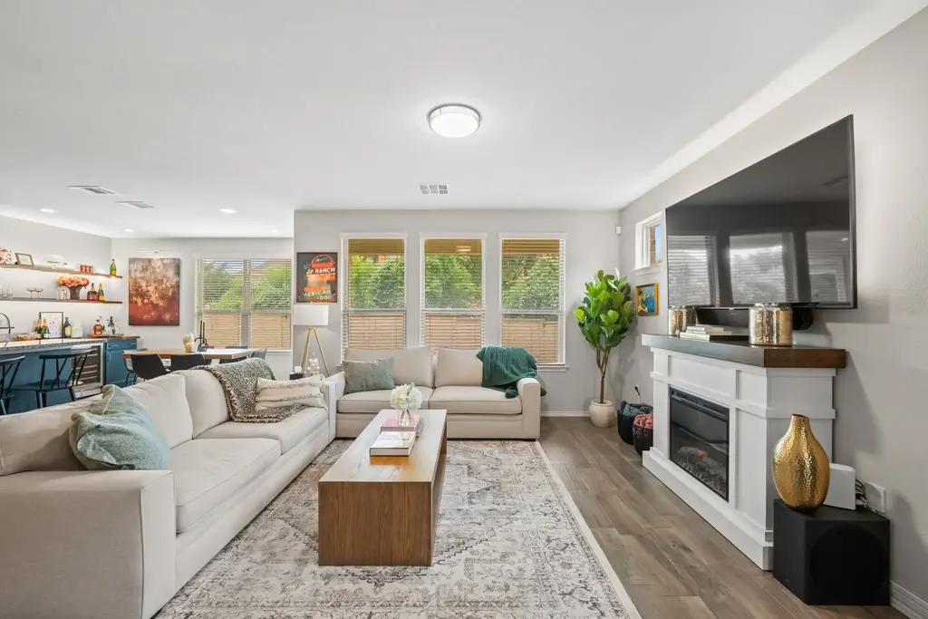 9324 Hunter Lane, Austin