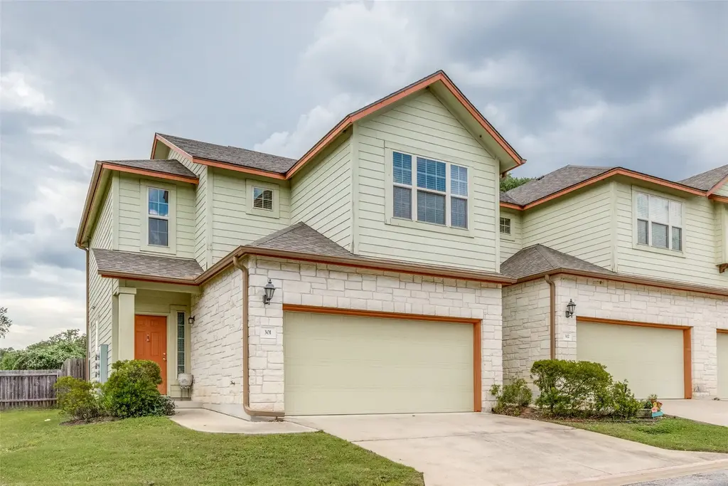 2410 Great Oaks Drive 301, Round Rock