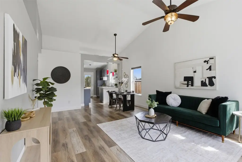 112 Prairie Springs Loop, Georgetown