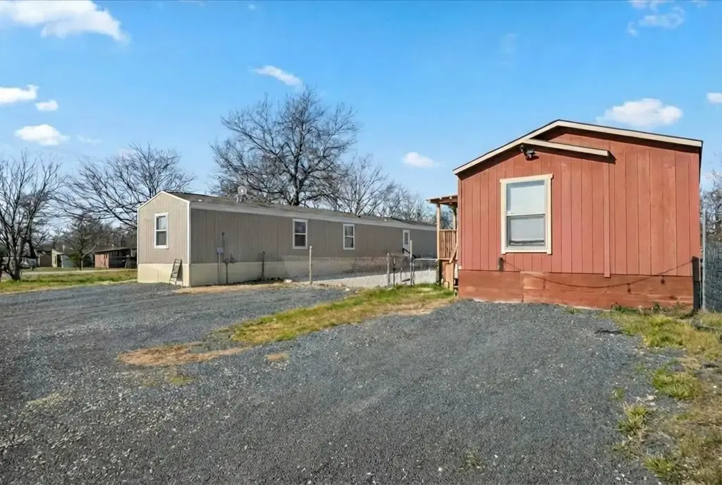 337 Sw Front Street, Bartlett