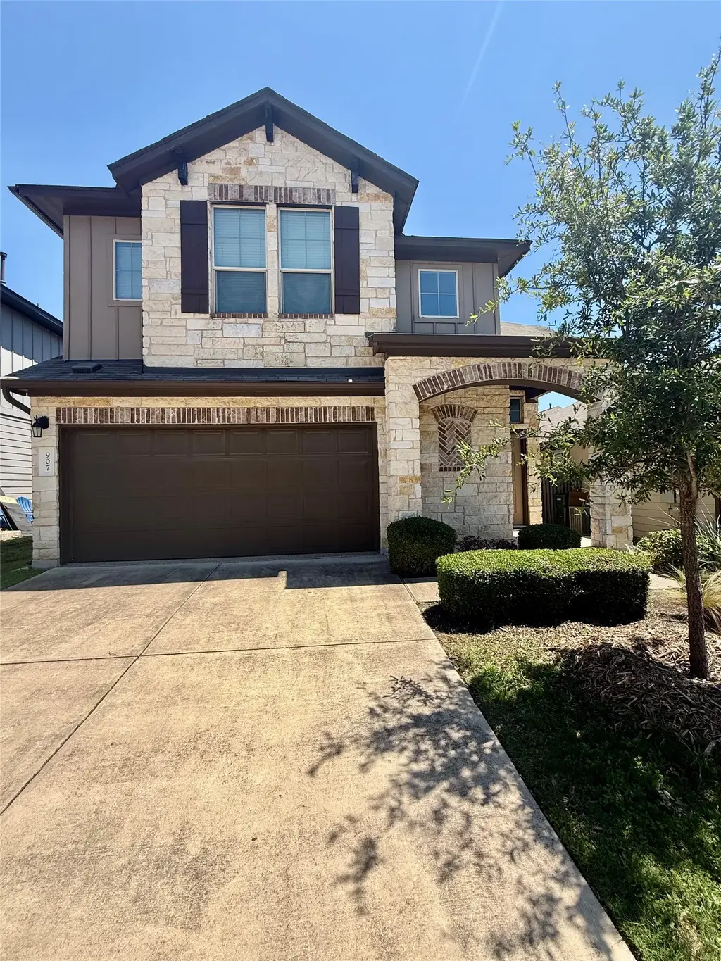 907 Sleepy Dell Lane, Austin