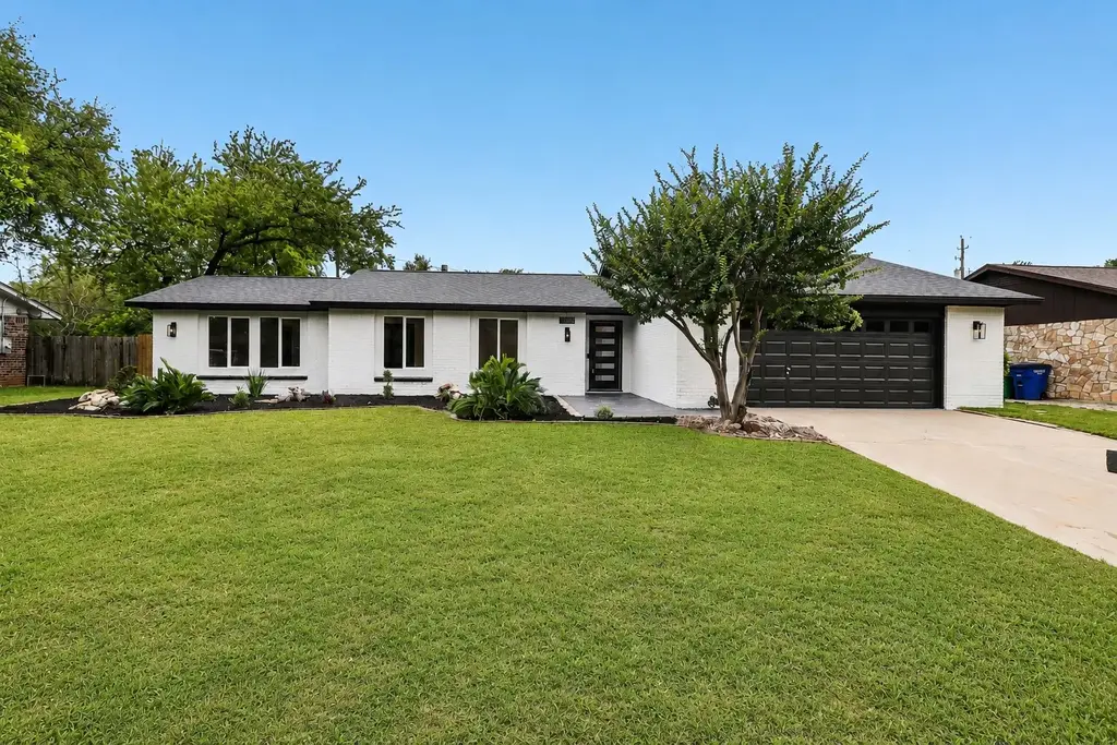 11809 Charing Cross Road, Austin