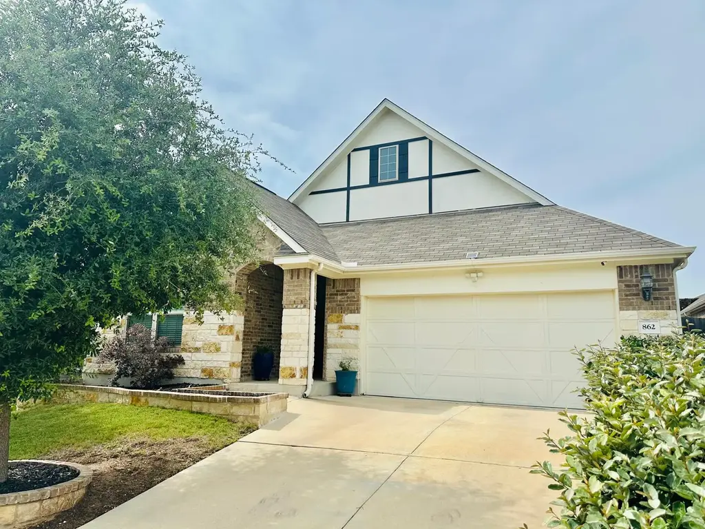 862 Leadtree Loop, Buda