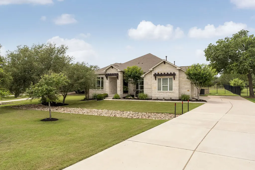 530 Hawthorne Loop, Driftwood