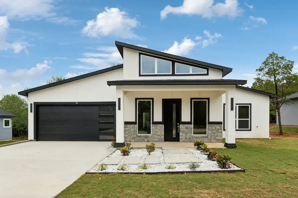 114 Heleakala Drive, Bastrop