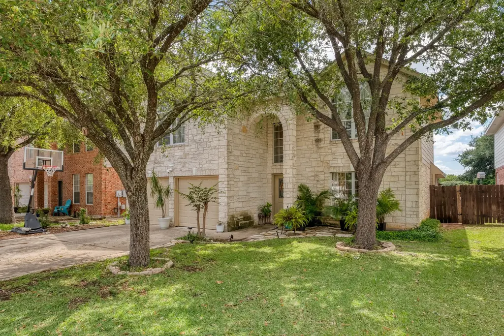 8709 Glen Canyon Drive, Round Rock