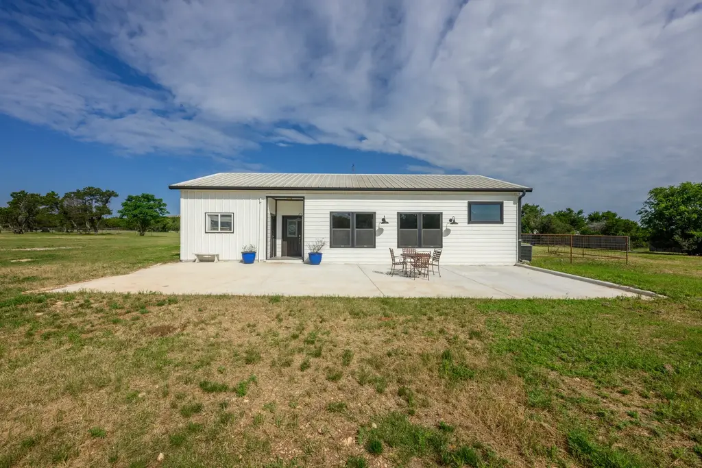 408 Mesa Oaks Road, Leander
