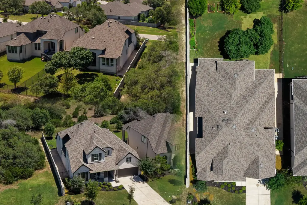 542 Running Bird Road, Austin