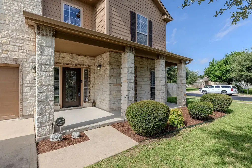 1001 Hondo Lane, Hutto