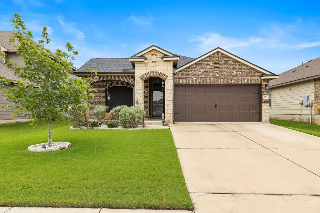 125 Beth Ann Loop, Taylor