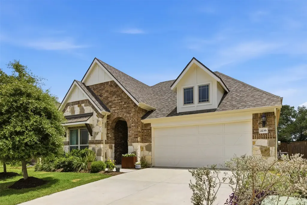2236 Mcclendon Trail, Leander