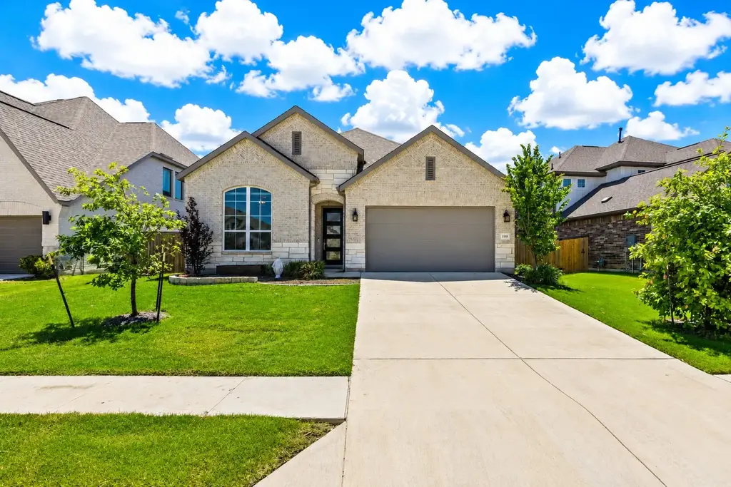 1332 Golden Celebration Bend, Leander
