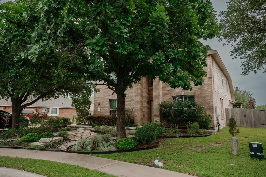 709 Timothy John Drive, Pflugerville