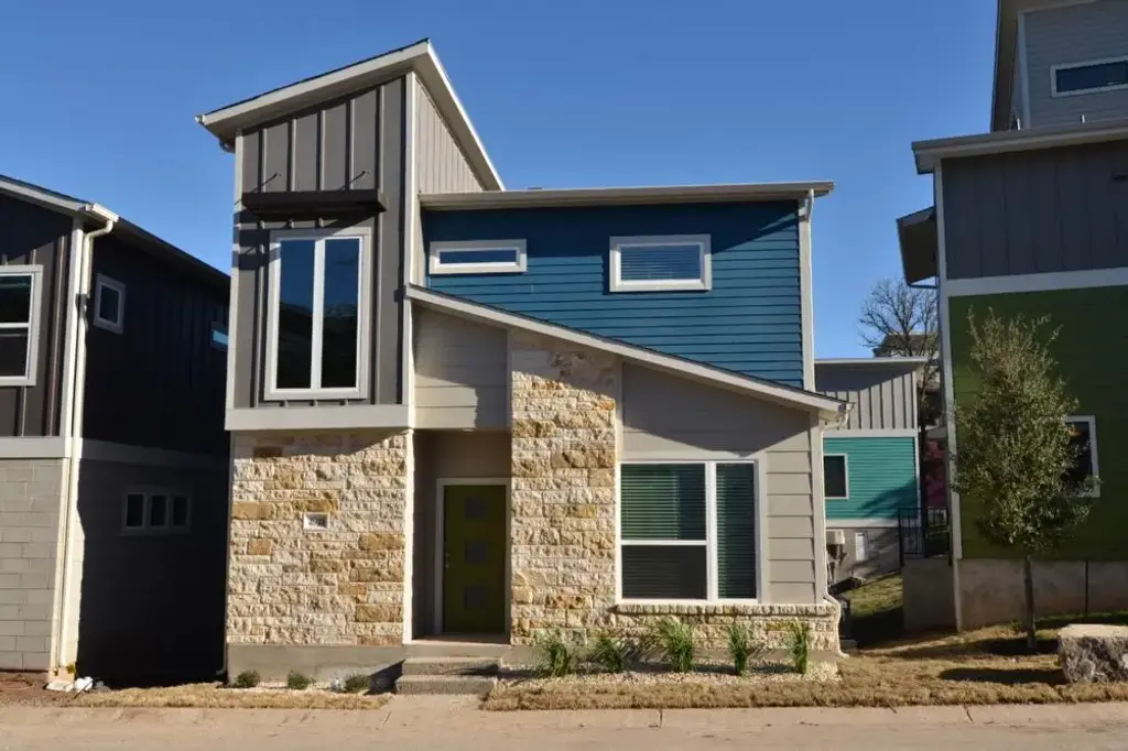 2921 Bond Drive 243c, Austin