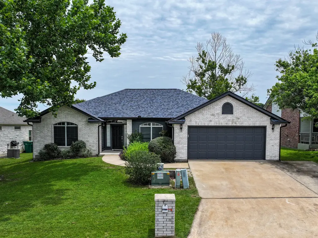 408 Spyglass Street, Meadowlakes