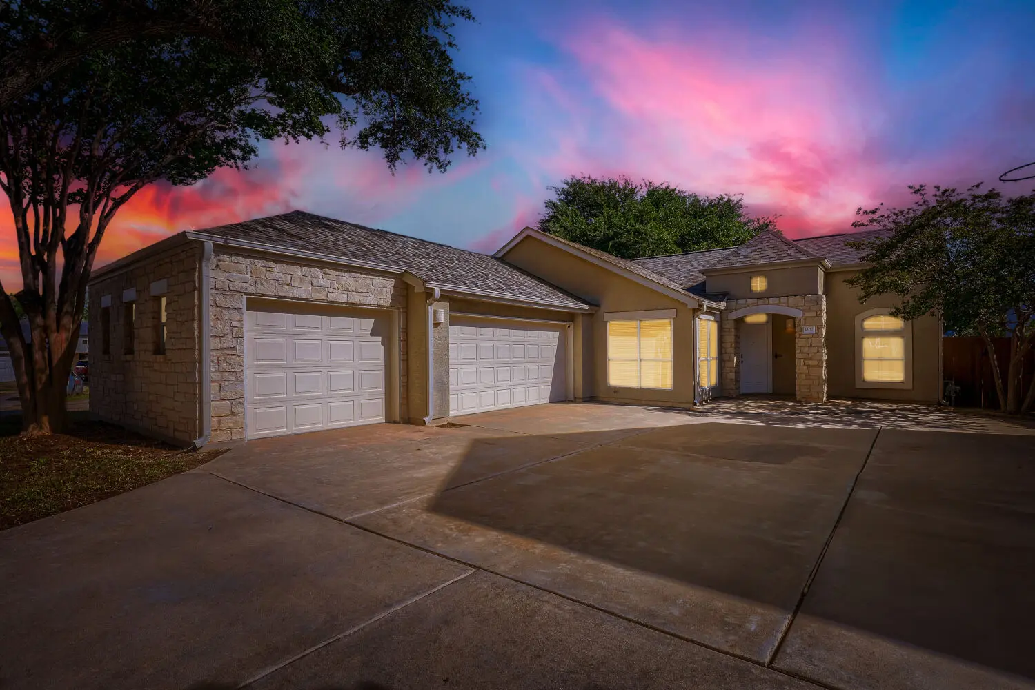 Photo of Listing #3179126