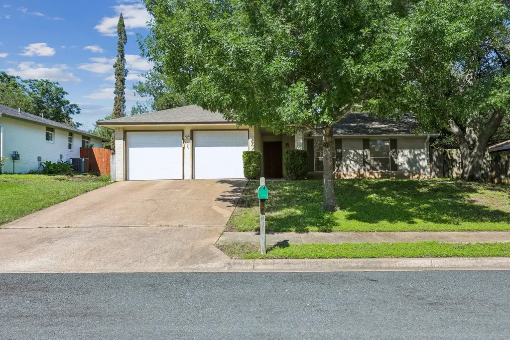 804 Spring Tree Street, Round Rock