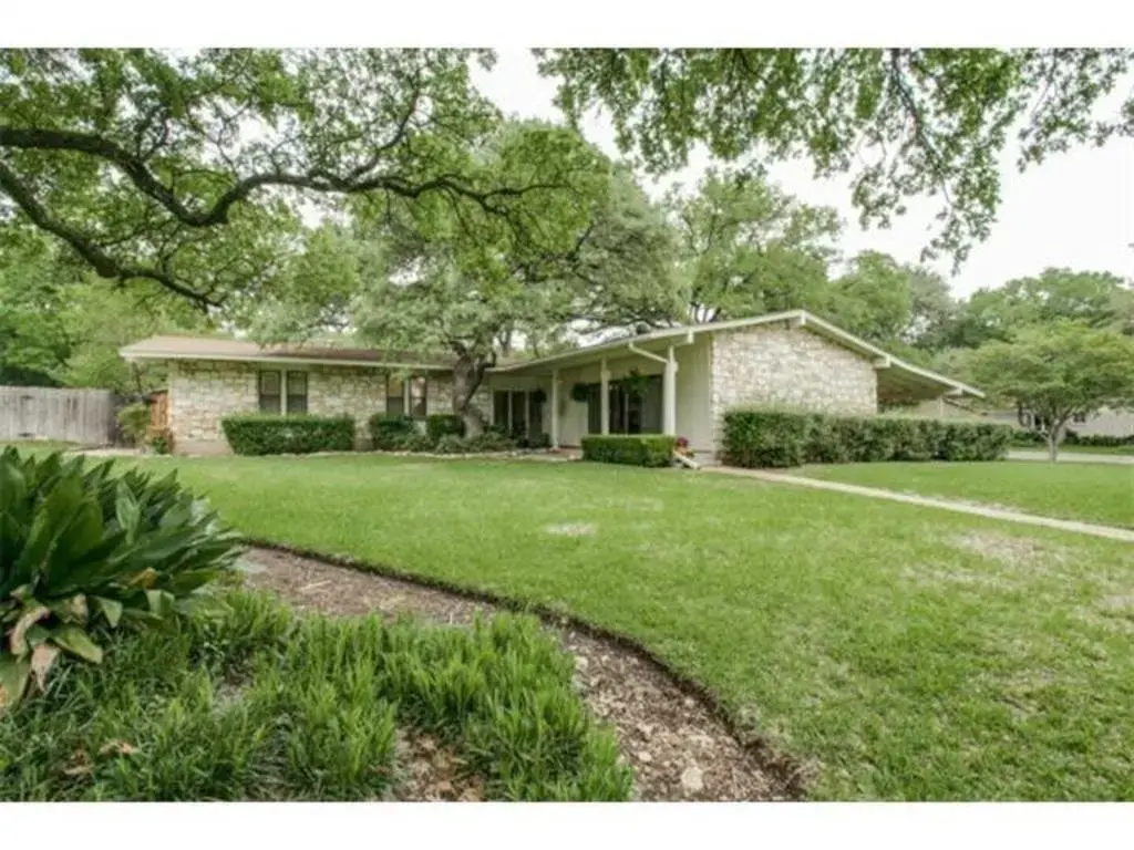 8616 Honeysuckle Trail, Austin