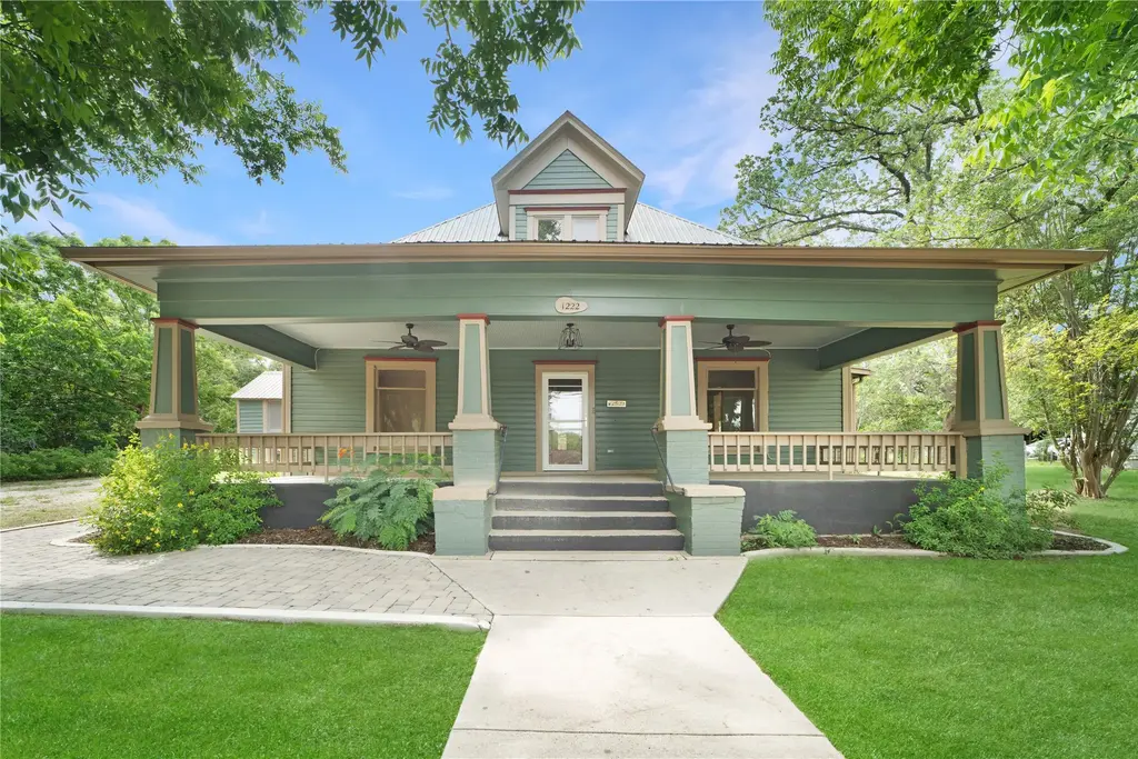 1222 W Hopkins Street, San Marcos