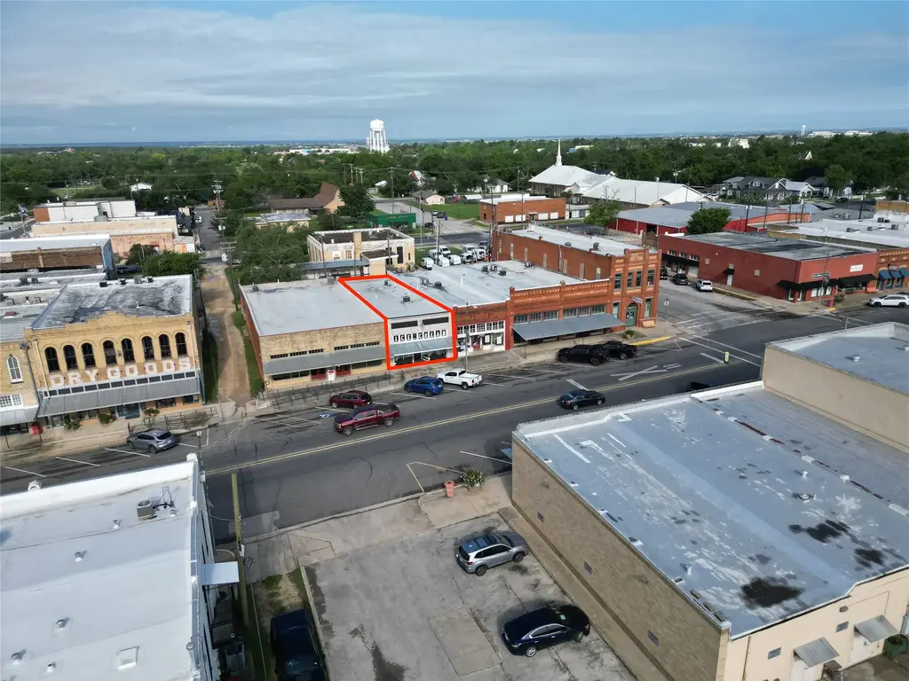 24 N Main Street, Elgin