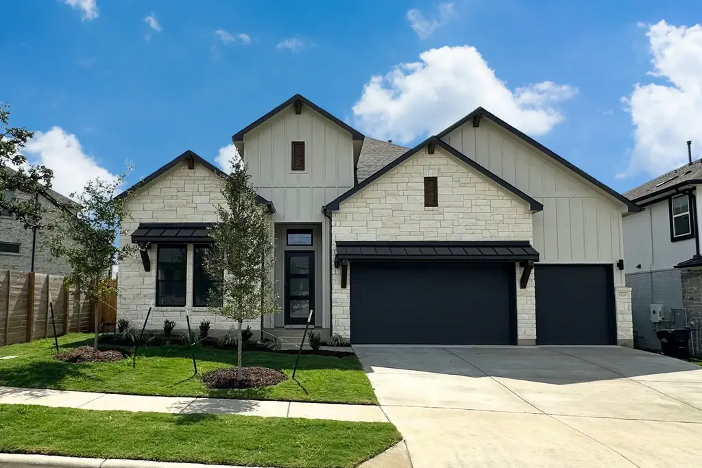 1720 Pueblo Pass, Leander